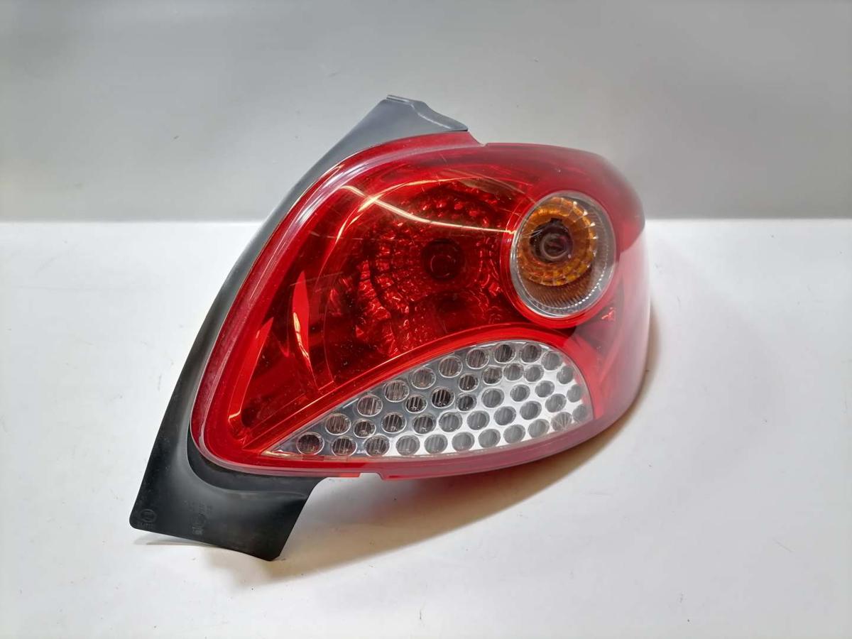 Peugeot 2006+ original Rücklicht Rückleuchte Schlussleuchte rechts Bj.2010